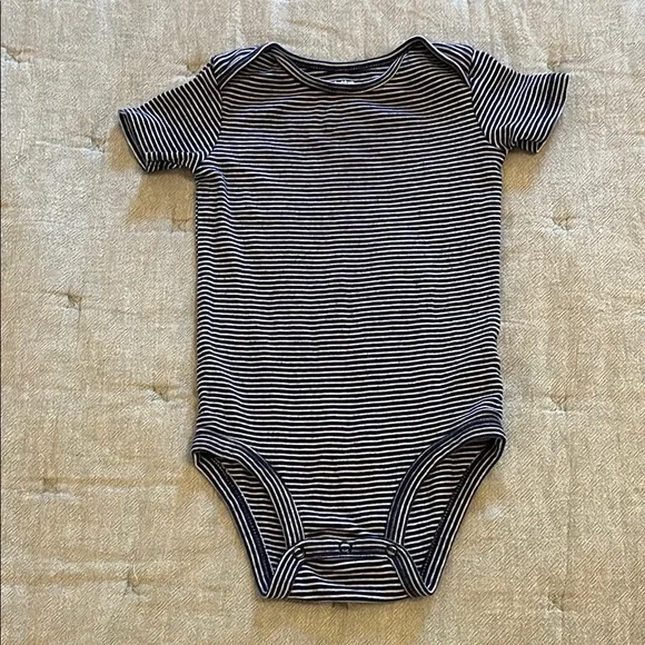 Set of 4 Striped Onesies 18M - Picture 3 of 5